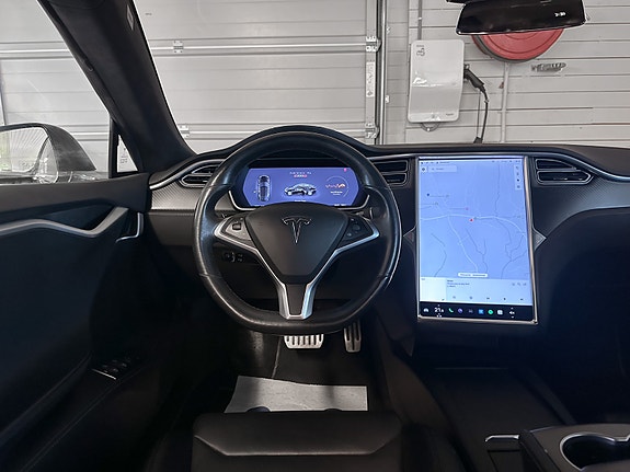 Tesla Model S 14 of 30