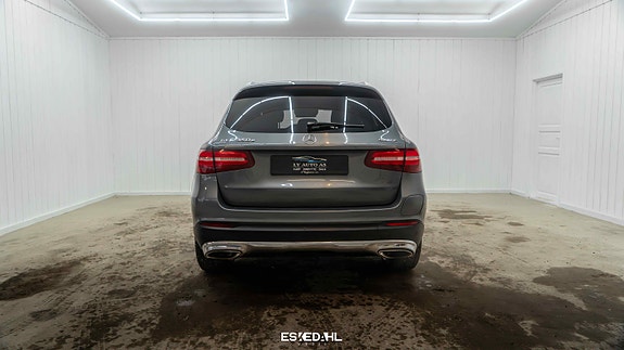 Mercedes-Benz GLC350 e 3 of 5