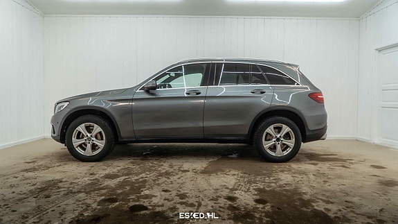 Mercedes-Benz GLC350 e 2 of 5