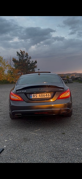 Mercedes-Benz CLS350 5 of 5