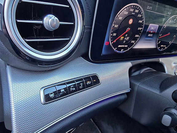 Mercedes-Benz E63 22 of 24