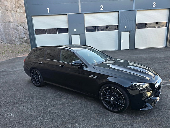 Mercedes-Benz E63 11 of 24