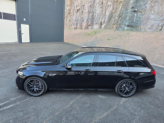 Mercedes-Benz E63 4 of 24