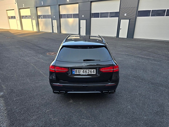 Mercedes-Benz E63 8 of 24