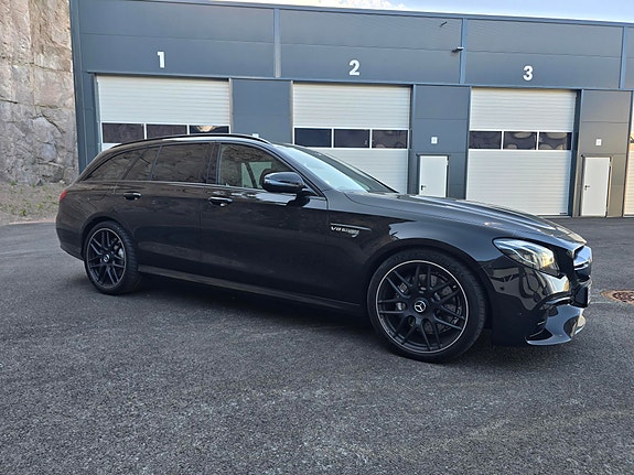Mercedes-Benz E63 10 of 24