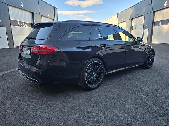 Mercedes-Benz E63 9 of 24