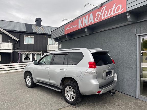 Toyota Land Cruiser 4 of 5
