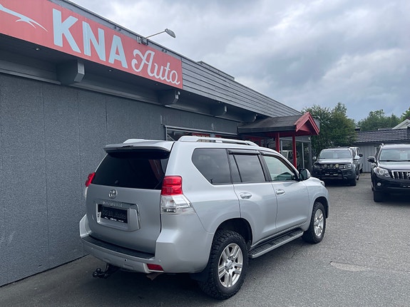 Toyota Land Cruiser 8 of 30