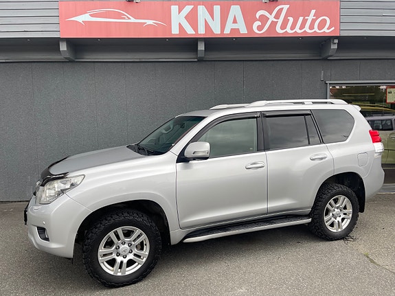 Toyota Land Cruiser 2 of 5
