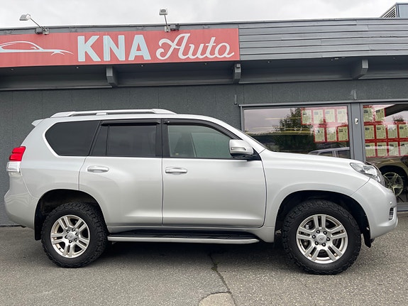 Toyota Land Cruiser 7 of 30