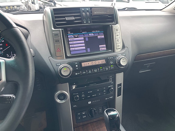 Toyota Land Cruiser 22 of 30