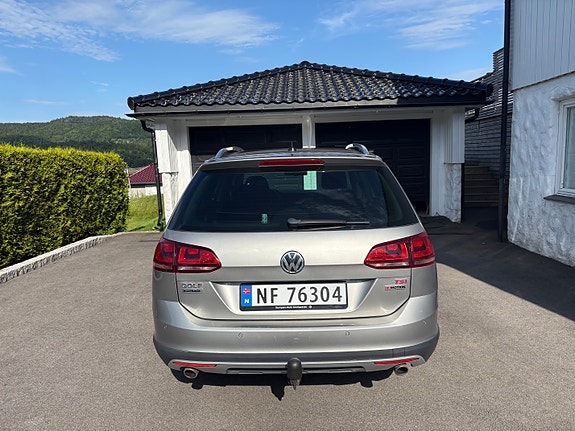 Volkswagen Golf Alltrack 5 of 5