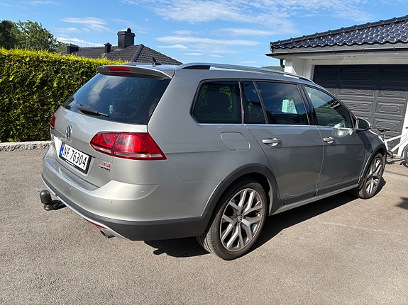 Volkswagen Golf Alltrack 3 of 5
