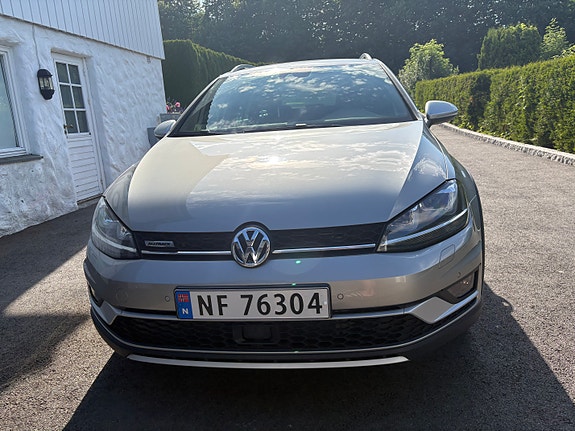 Volkswagen Golf Alltrack 4 of 5