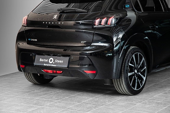Peugeot e-208 8 of 22