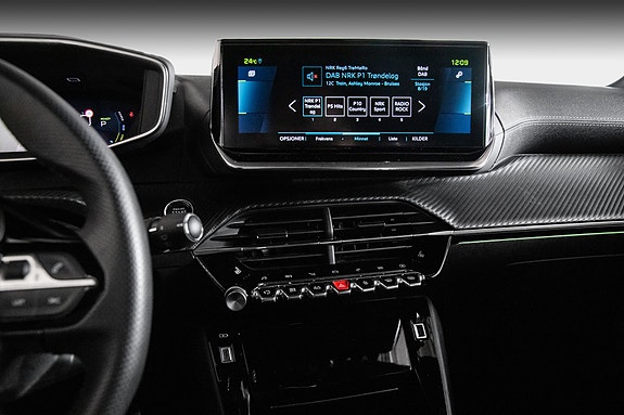 Peugeot e-208 15 of 22