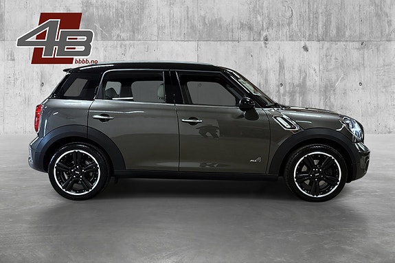 MINI Cooper S 4 of 5