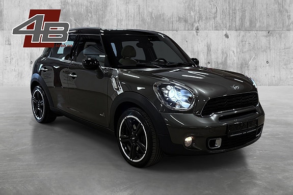 MINI Cooper S 3 of 5