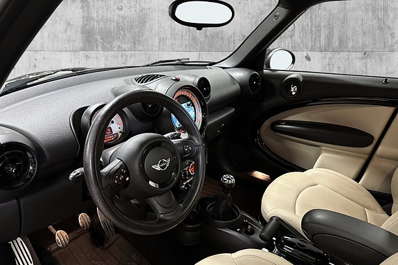 MINI Cooper S 10 of 30