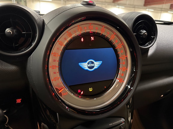 MINI Cooper S 11 of 30