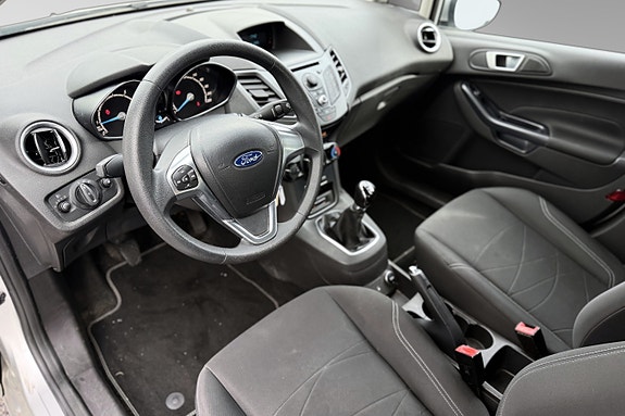 Ford Fiesta 16 of 30