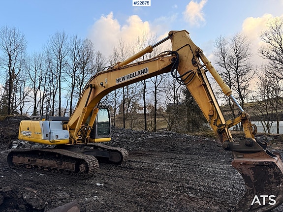 New Holland E265 gravemaskin m/ tannskuffe og defekt rototilt 4 of 5