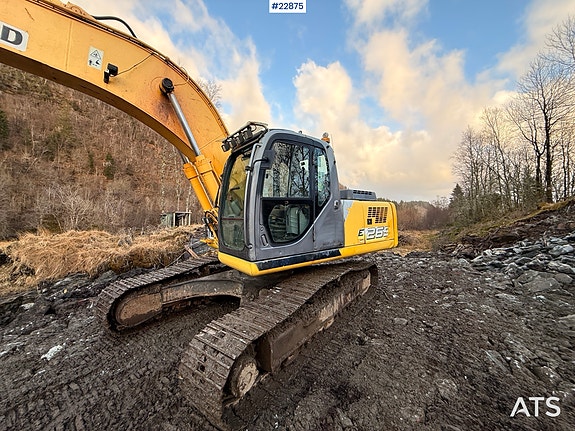 New Holland E265 gravemaskin m/ tannskuffe og defekt rototilt 3 of 5