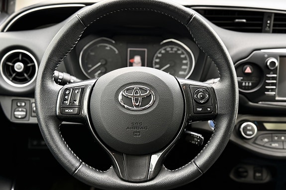 Toyota Yaris 27 of 30