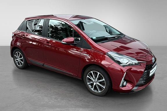 Toyota Yaris 5 of 30