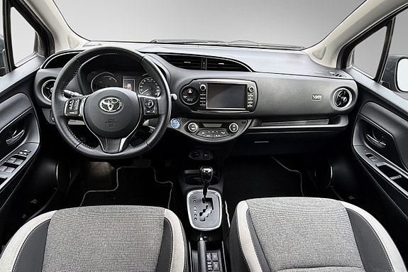 Toyota Yaris 20 of 30