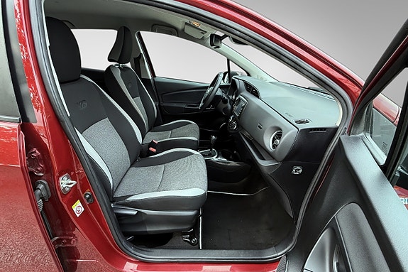 Toyota Yaris 23 of 30