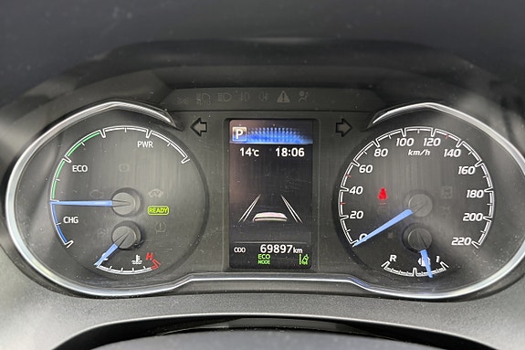 Toyota Yaris 25 of 30