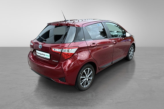 Toyota Yaris 9 of 30