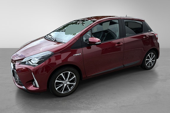 Toyota Yaris 15 of 30