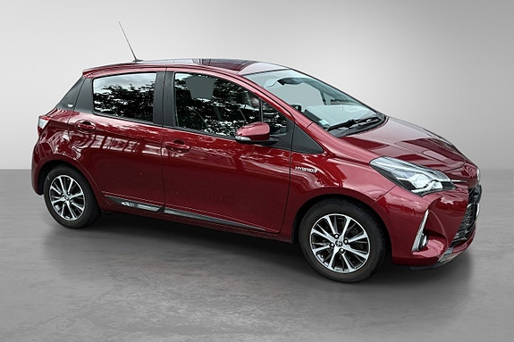 Toyota Yaris 6 of 30