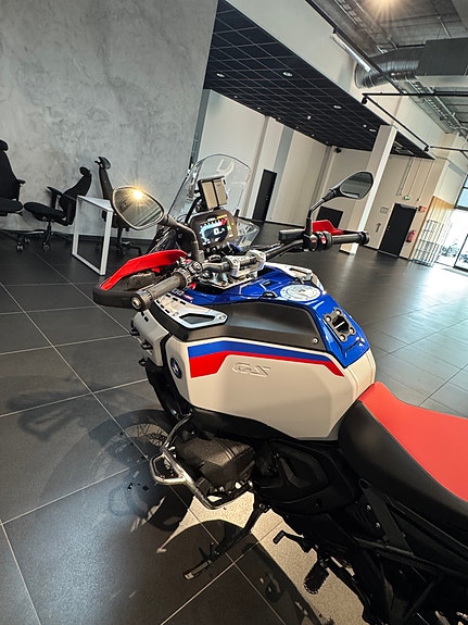BMW R 1300 GS Adventure 5 of 8