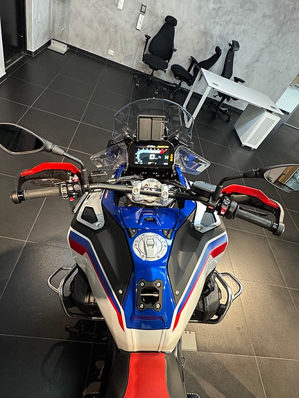 BMW R 1300 GS Adventure 7 of 8