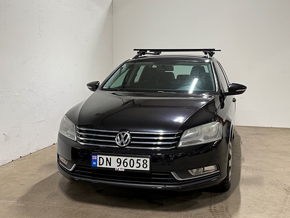 Volkswagen Passat 2 of 5