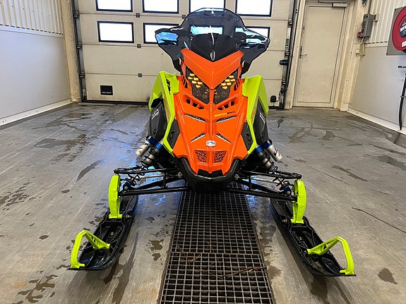 Polaris Switchback Assault 850 Boost 146, Overligger, MVA Fradrag! 2 of 5