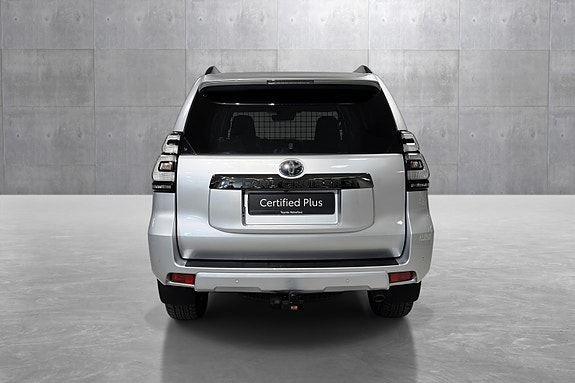 Toyota Land Cruiser 4 of 5