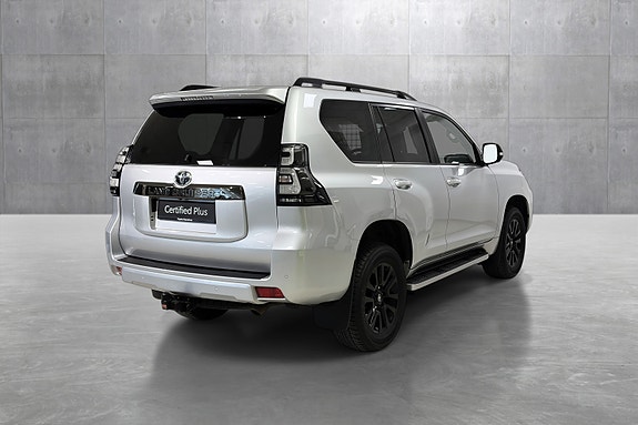 Toyota Land Cruiser 5 of 5