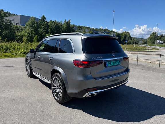 Mercedes-Benz GLS450 d 2 of 5