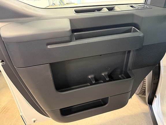 Kia PV5 17 of 17