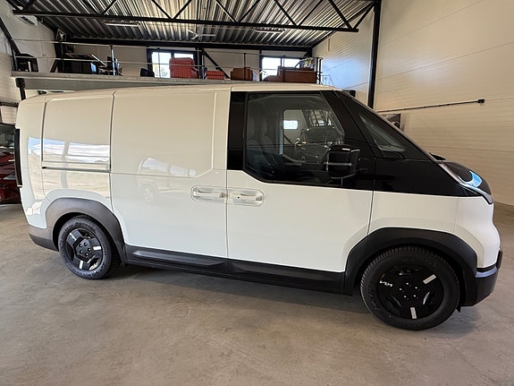 Kia PV5 5 of 17