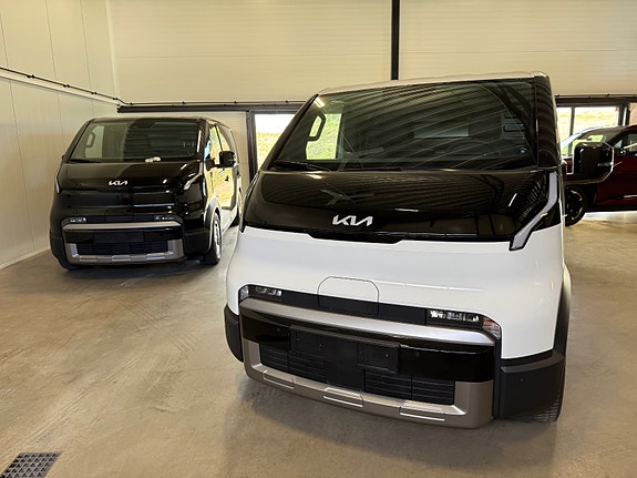 Kia PV5 3 of 17
