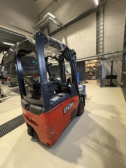 Linde E12 2 of 5