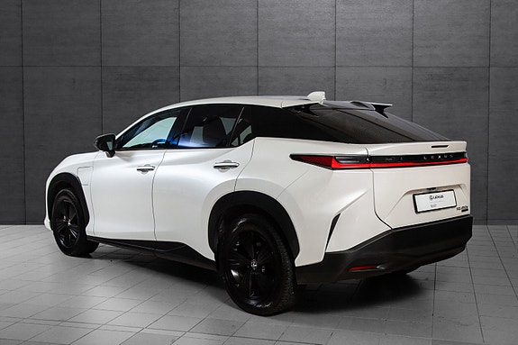 Lexus RZ450e 2 of 20