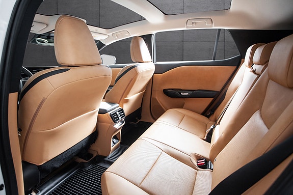 Lexus RZ450e 14 of 20