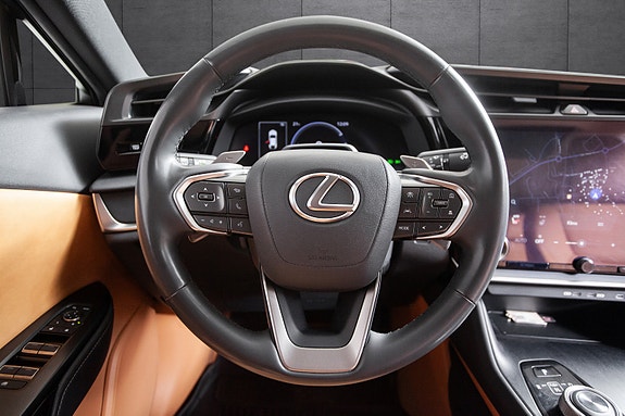 Lexus RZ450e 9 of 20
