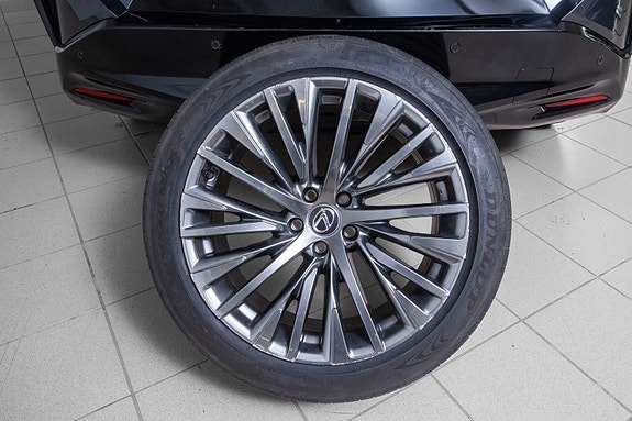 Lexus RZ450e 19 of 20